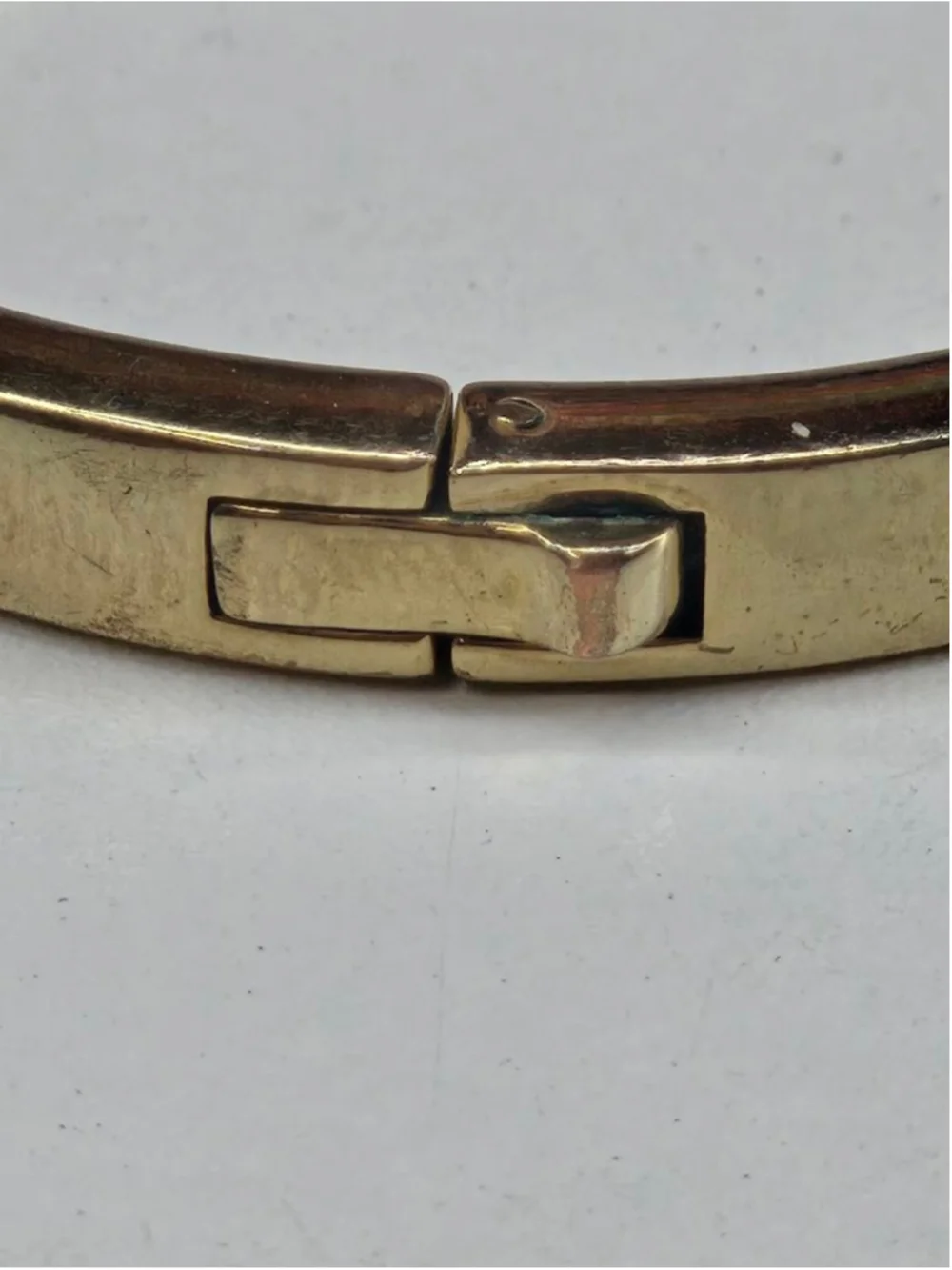 Kate Spade Goldtone Hole Station Bangle Bracelet Classic Collectible Fun - Picture 4 of 10